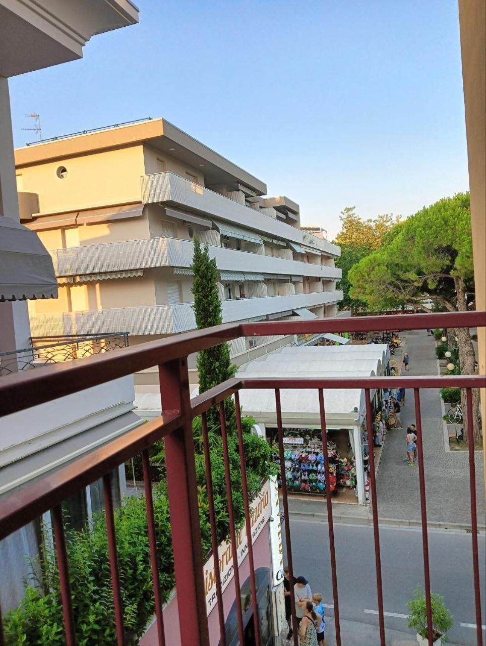 Delfino 19 Apartman Bibione Kültér fotó